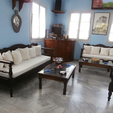 מלון דירות Galini Bangalows 4*