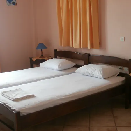 מלון דירות Galini Bangalows 4*