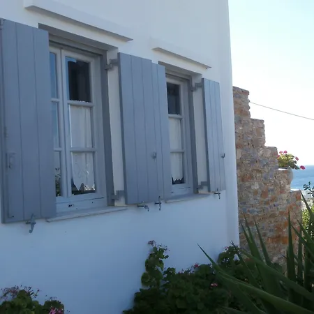 מלון דירות Galini Bangalows 4*